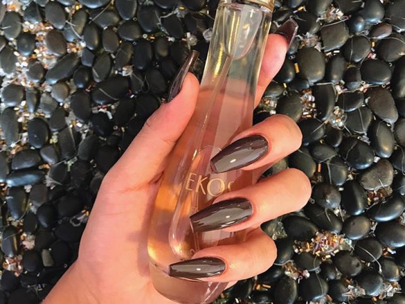 como-limpiar-retirar-uñas-acrilico-coronavirus-cafe-27-de-abril-2020