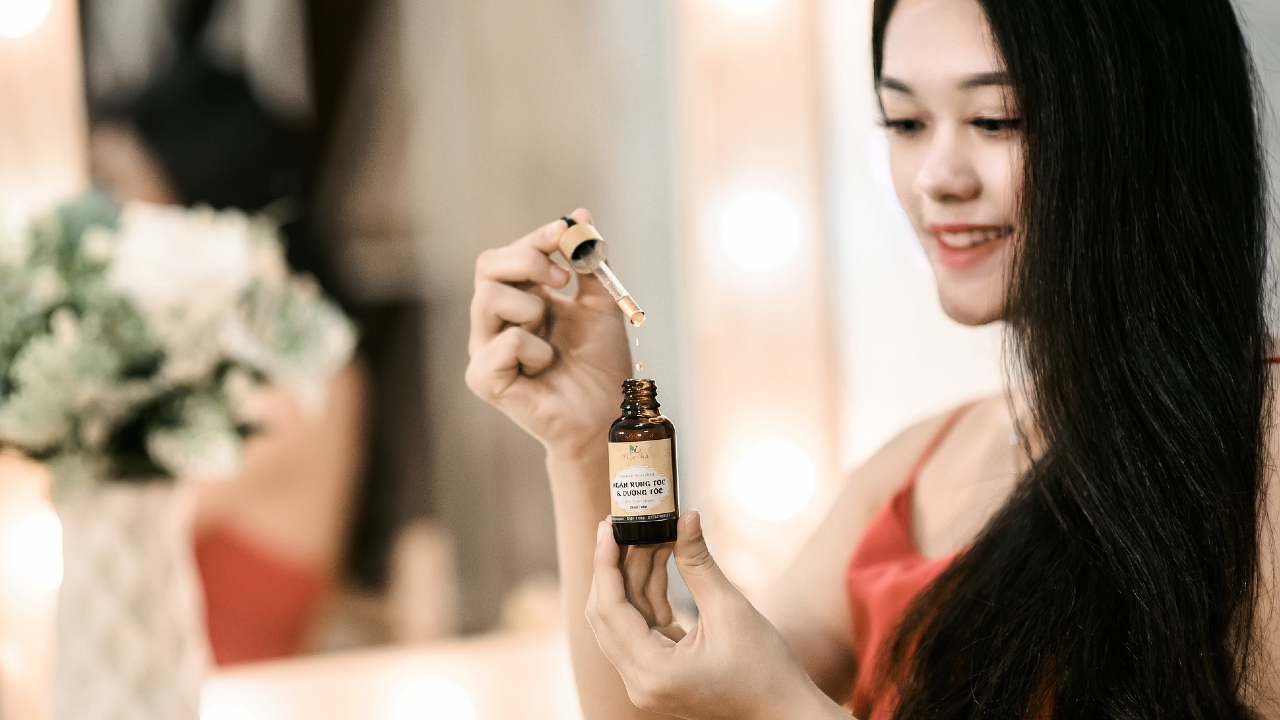 Alarga-y-cuida-tu-cabello-de-la-orzuela-usando-estos-aceites 26/05/20