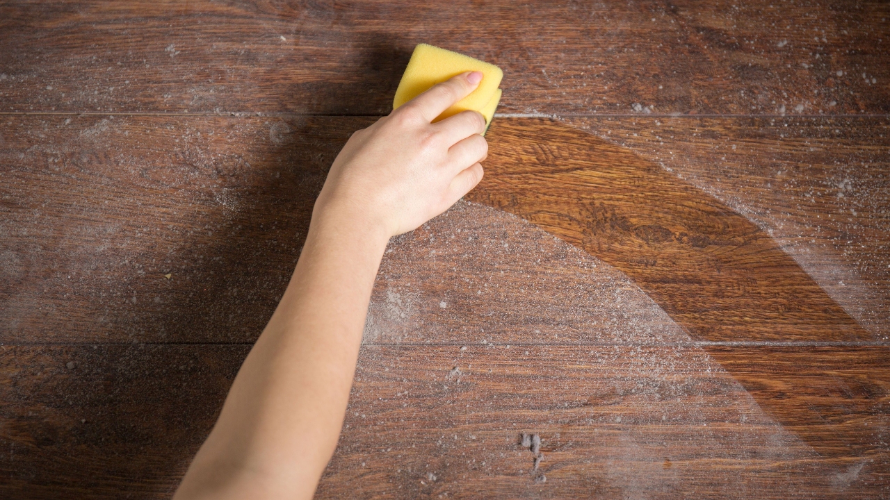 Te-compartimos-el-mejor-secreto-para-retirar-el-polvo-y-dar-brillo-a-las-superficies 25/06/20