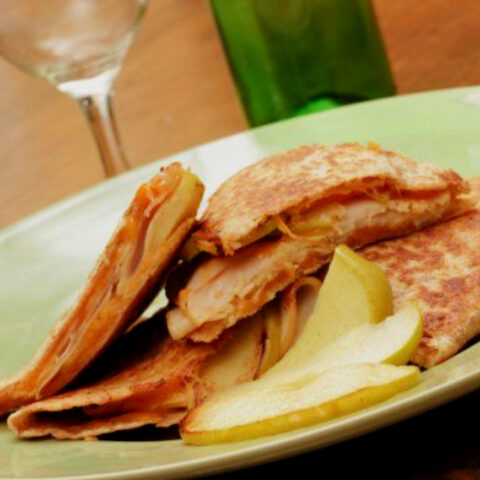 No-siempre-son-saladas-Preparas-unas-ricas-quesadillas-de-manzana 17/06/20