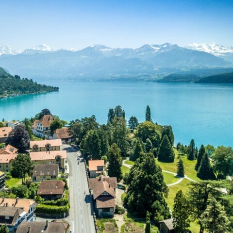 suiza-ofrece-70-mil-dolares-vivir-familia-27-de-julio-2020