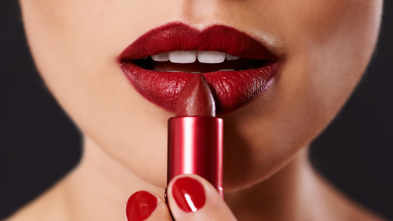 Conoce el profundo significado de pintarte los labios color rojo 03/08/20