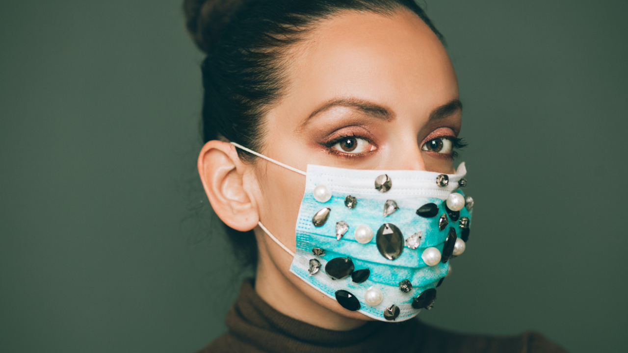 Consejos de maquillaje para quienes no pierden el estilo a pesar del cubrebocas 12/08/20