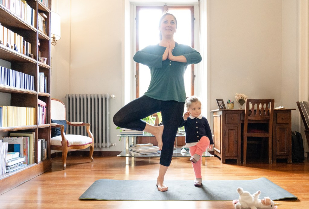 Es muy importante que tu hijo haga ejercicio mientras estudia desde casa 12/08/20
