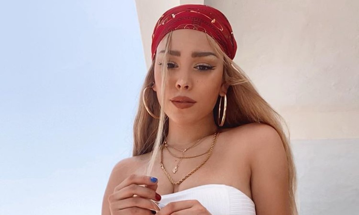 Que significa el tatuaje de Danna Paola en su zona intima que mostro en foto en bikini