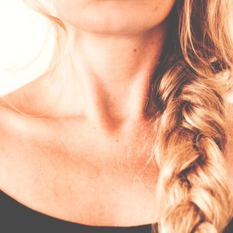 Ejercicios para papada que puedes hacer sentada