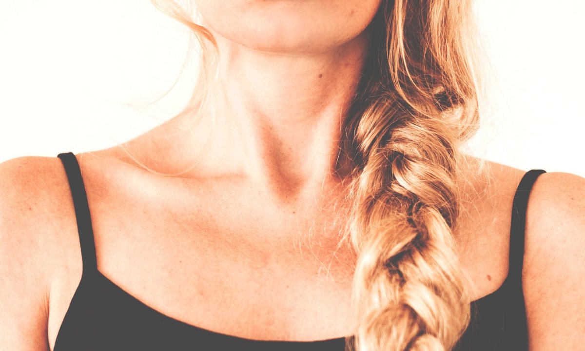 Ejercicios para papada que puedes hacer sentada