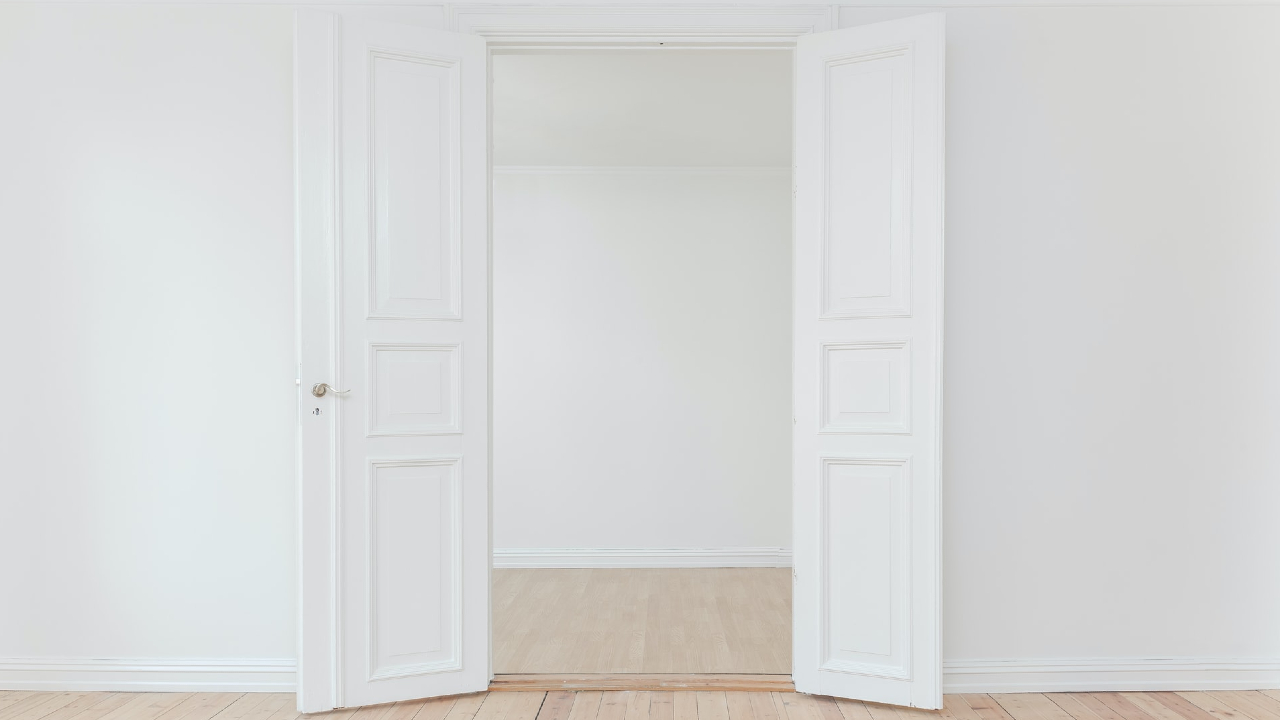 Consejos para limpiar puertas y ventanas de la casa