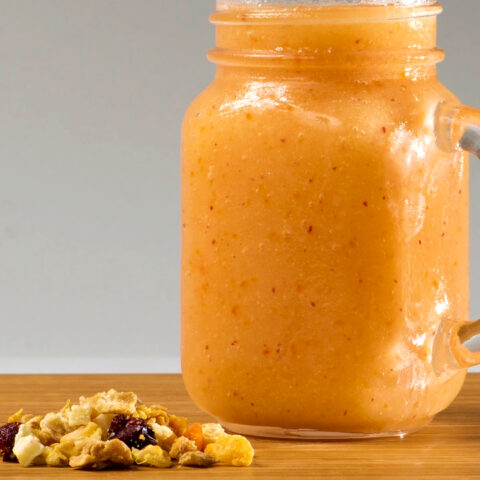 Desinflama, desintoxica y repara tu intestino con este licuado