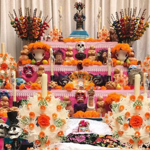 comida-ofrenda-altar-dia-de-muertos