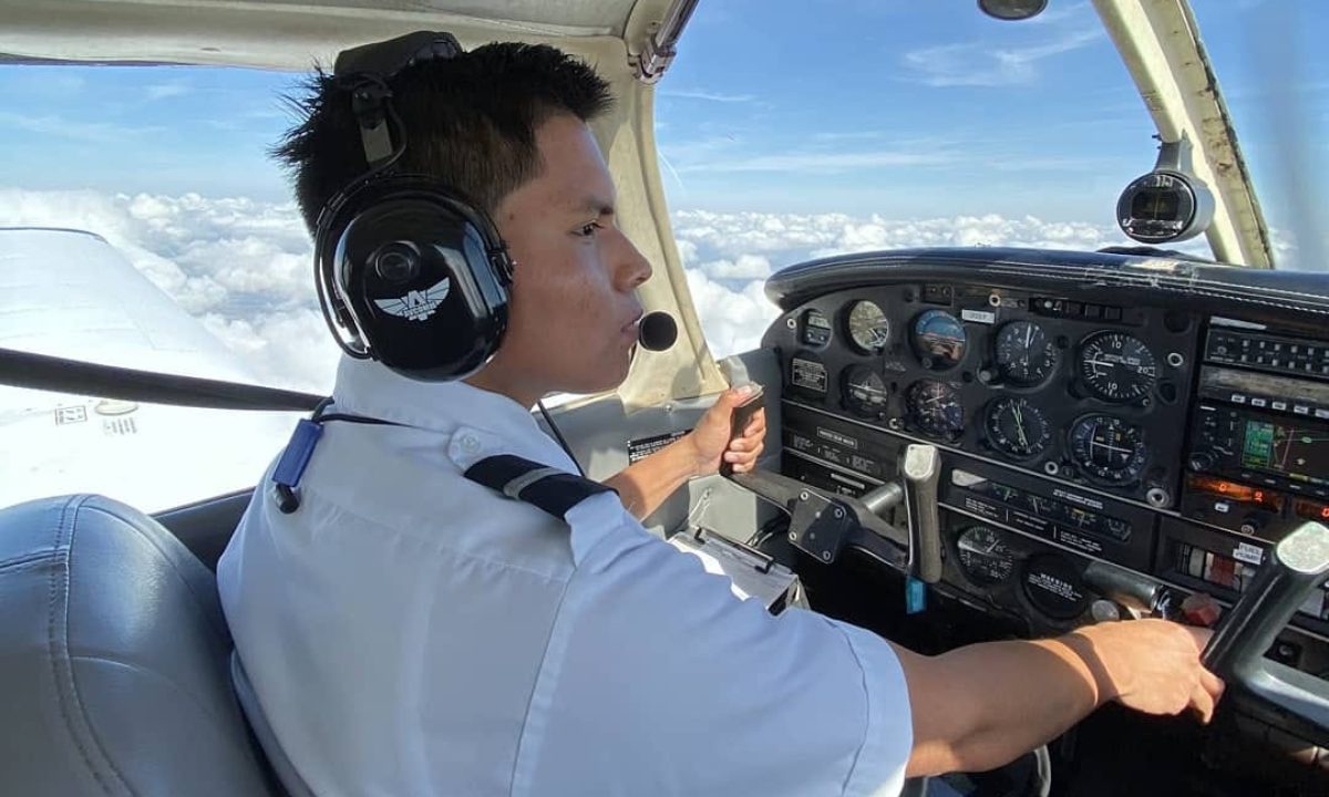 joven-piloto-indígena