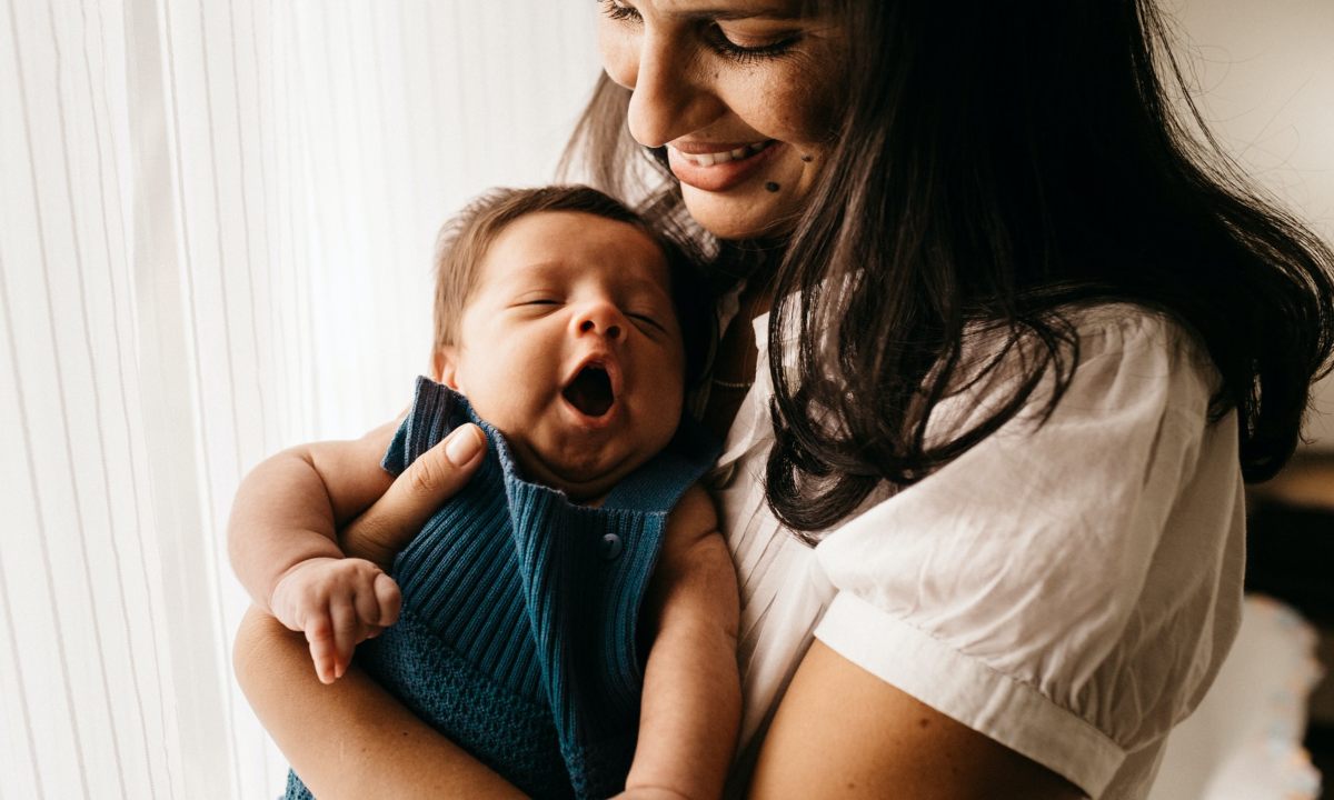 mecer-bebe-puede-afectar-desarrollo