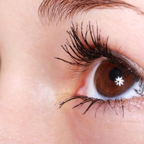 por que a veces tiembla el parpado del ojo causas y como detenerlo