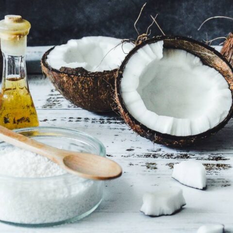 el aceite de coco virgen destruye al coronavirus y cura sus efectos