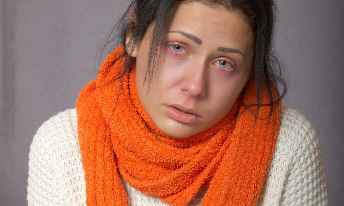 ojos rojos y conjuntivitis es posible sintoma de covid-19