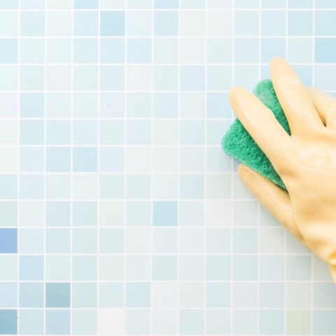 como blanquear el piso del baño