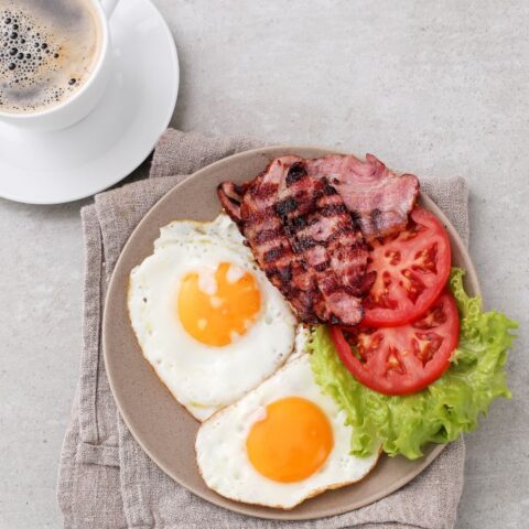 cómo hacer huevo estrellado sin aceite en agua