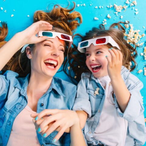 mamás millennials crian hijos más felices segun estudio