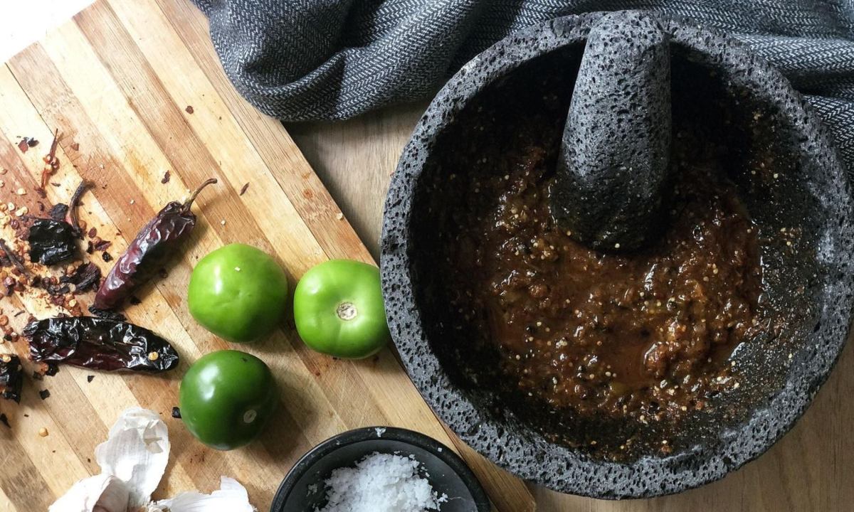 como curar un molcajete de piedra volcanica