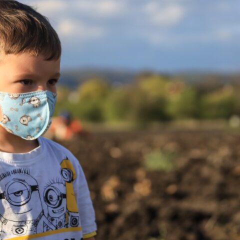 Niños más propensos a nueva cepa de coronavirus.