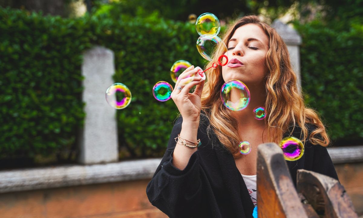 personas felices no pierden el tiempo dañando a otras