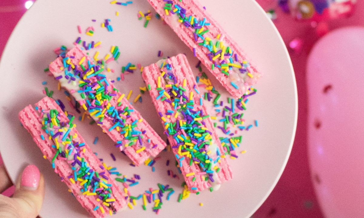 las caricaturas en los empaques de comida hacen que los niños coman más comida chatarra