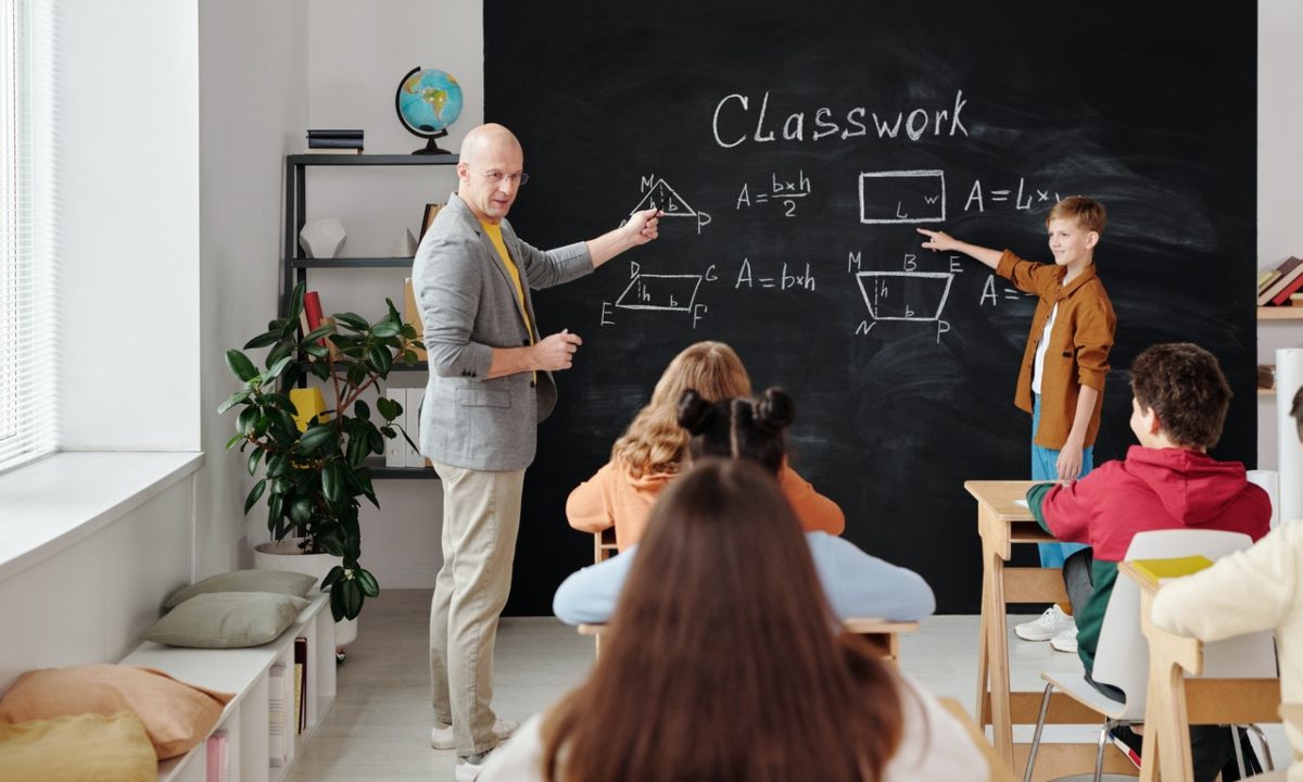 arrestar a los niños maestro mas estricto del mundo