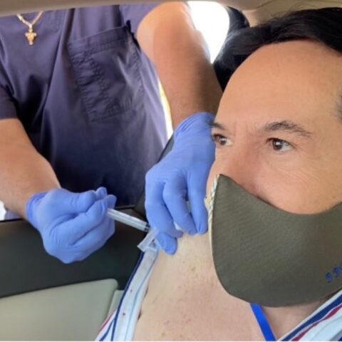 qué es el turismo de vacunas COVID-19 y cuáles son sus consecuencias