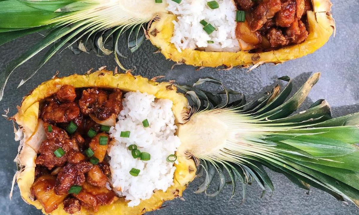 pechugas a la hawaiana con tocino