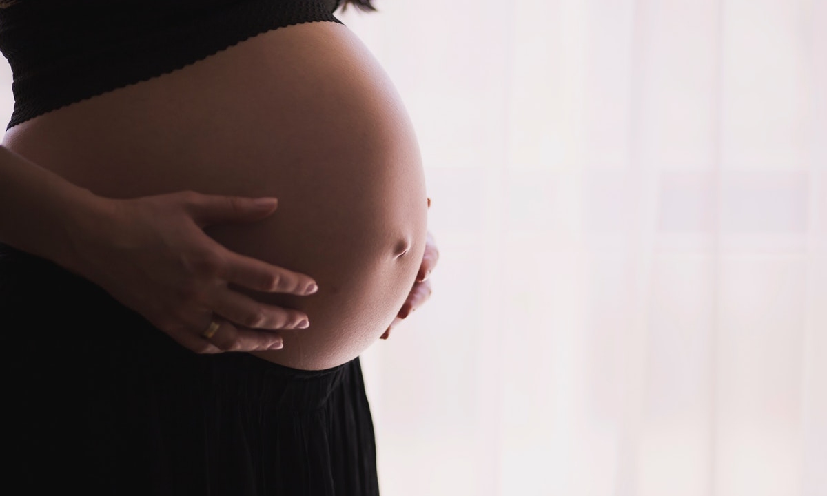 la hemorragia obstétrica pone en peligro a las mujeres post-parto