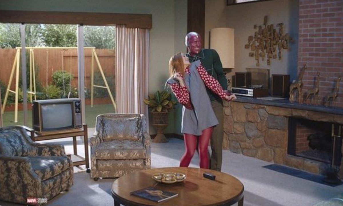 la moda esta presente en la serie de Disney Plus WandaVision