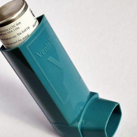 Budesonida tratamiento asma que salva a pacientes con COVID-19