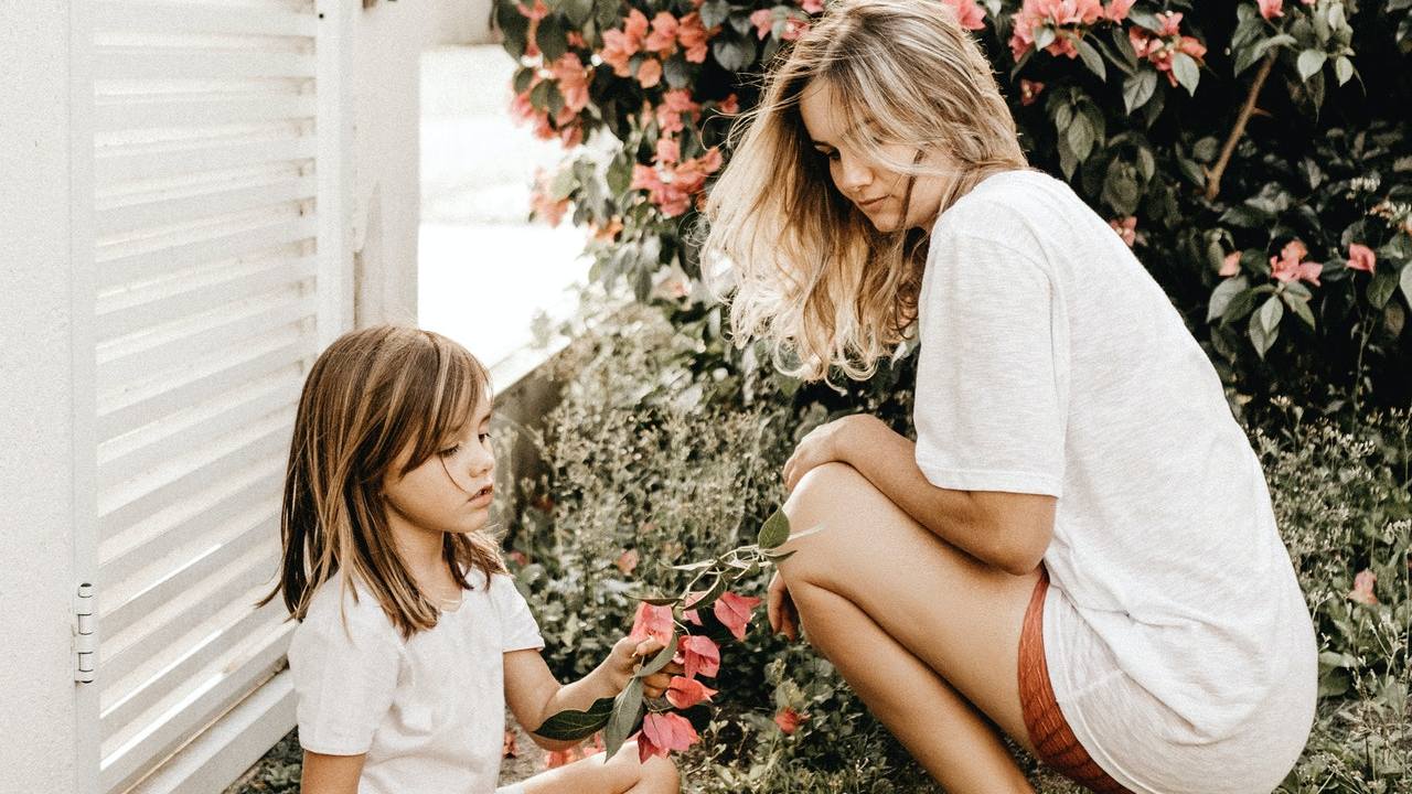 Lecciones que debes enseñar a tu hija para que sea exitosa sororidad