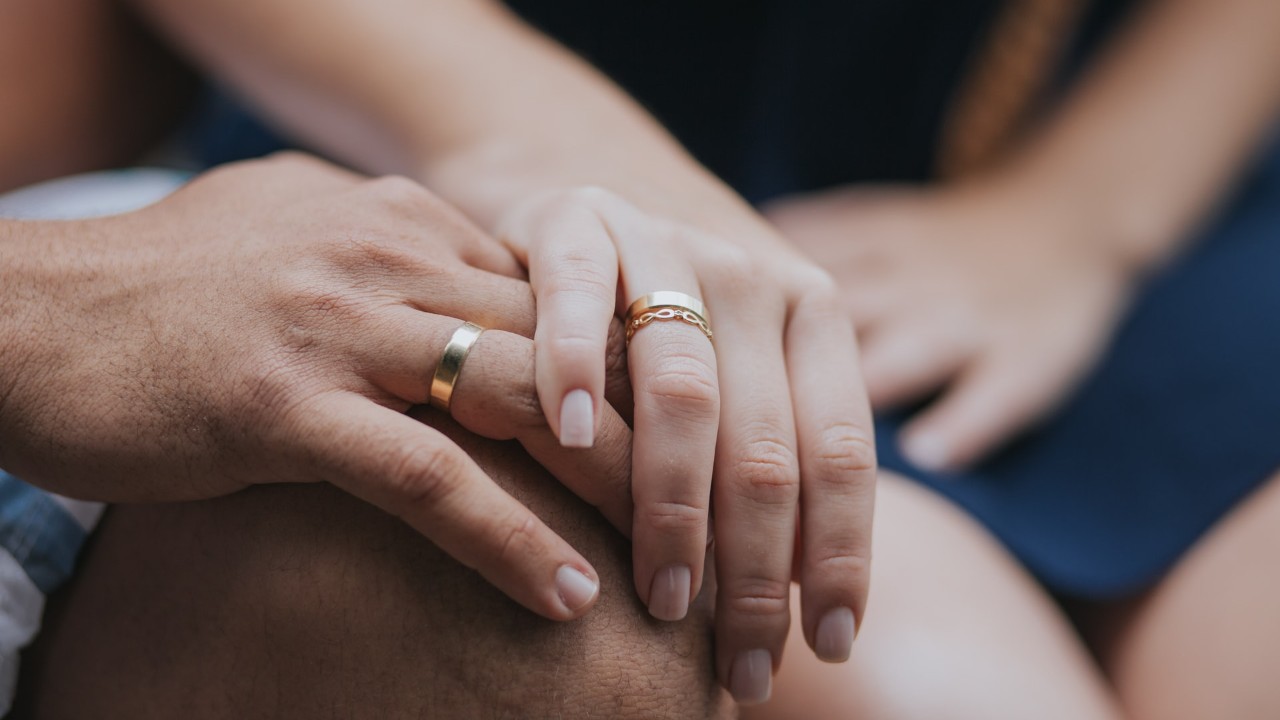 diferencias entre anillo de promesa y anillo de compromiso