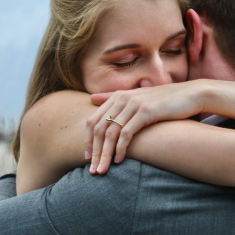 anillo de promesa en el noviazgo qué significa