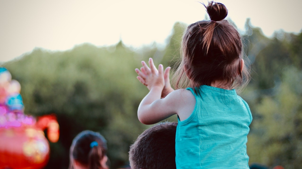 bebe aplaude mucho buena senal desarrollo crecimiento