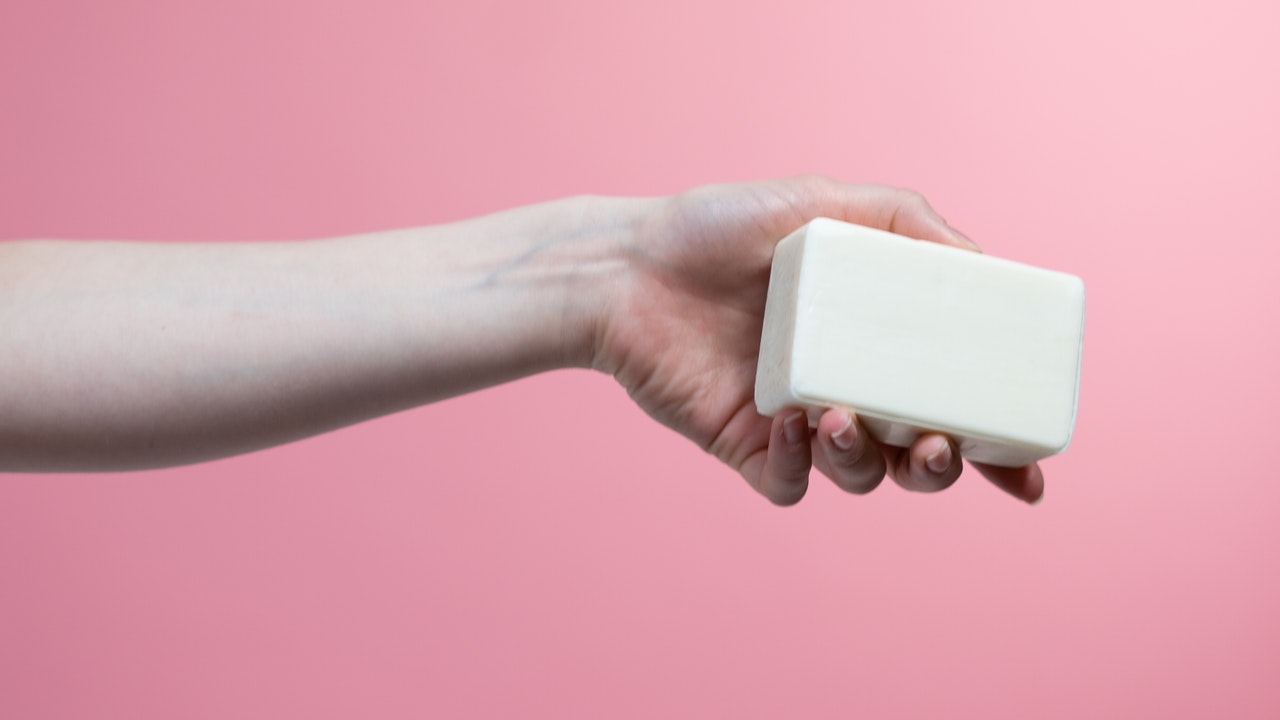 cómo hacer jabón líquido para manos económico con Zote receta