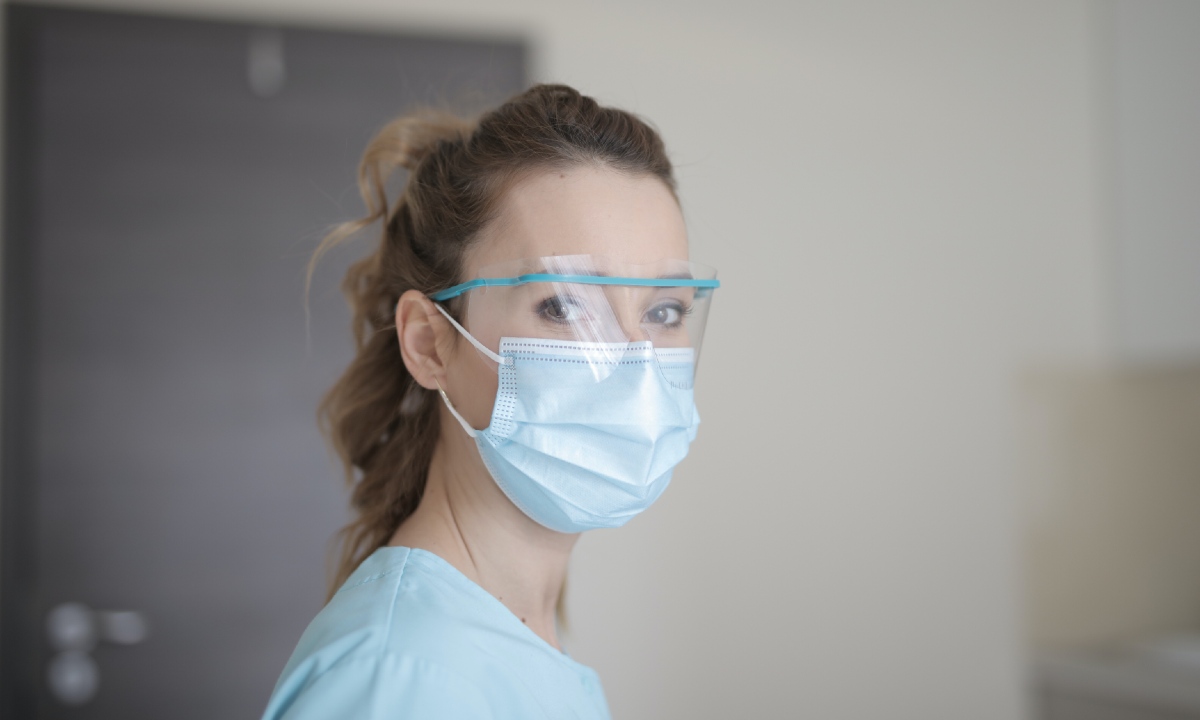 a pesar de recibir la vacuna contra covid-19 puedes contagiarte y contagiar