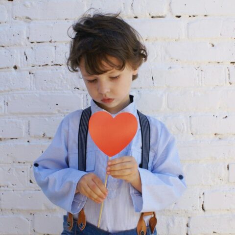 La excesiva amabilidad es una señal de alerta.