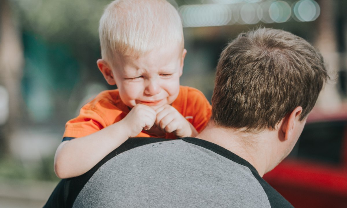 Los padres que perdieron autoridad son los que más golpean a los hijos
