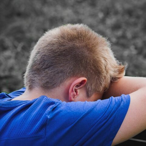 Los padres que perdieron autoridad son los que más golpean a los hijos