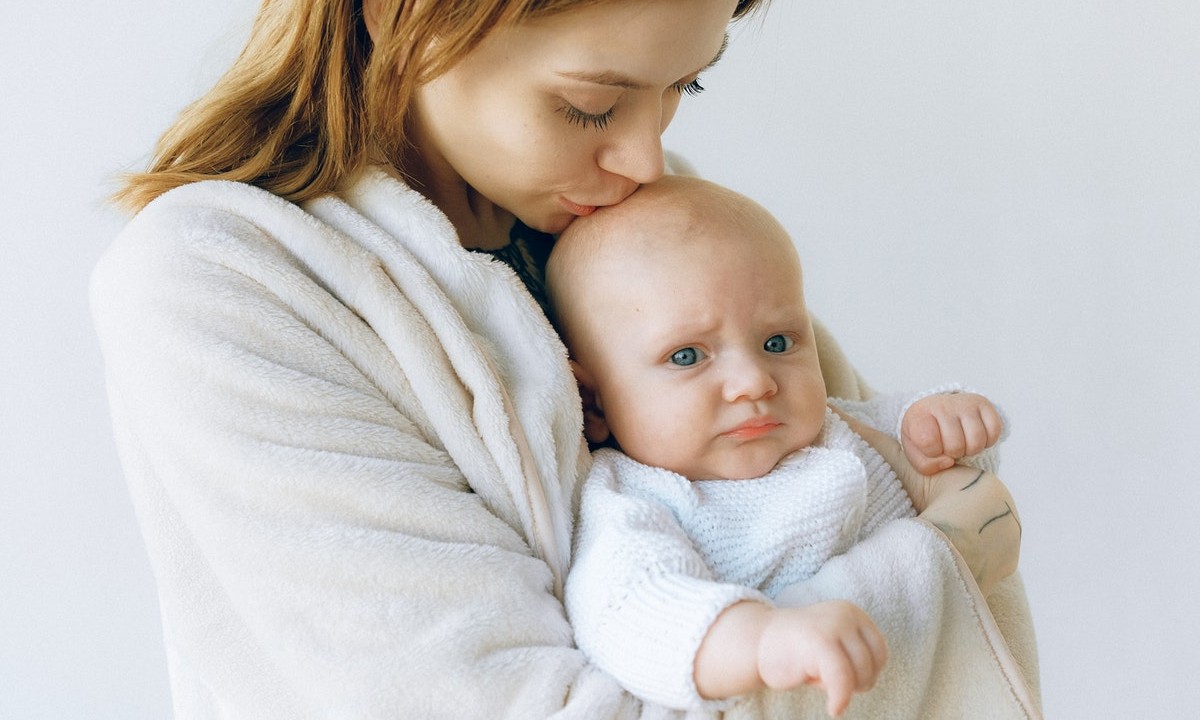 el efecto del bebé zarandeando es más común y peligroso de lo que crees