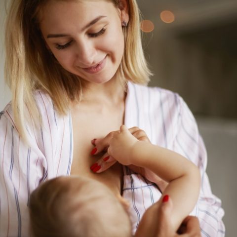 buscan cambiar termino leche materna por leche humana por lenguaje inclusivo