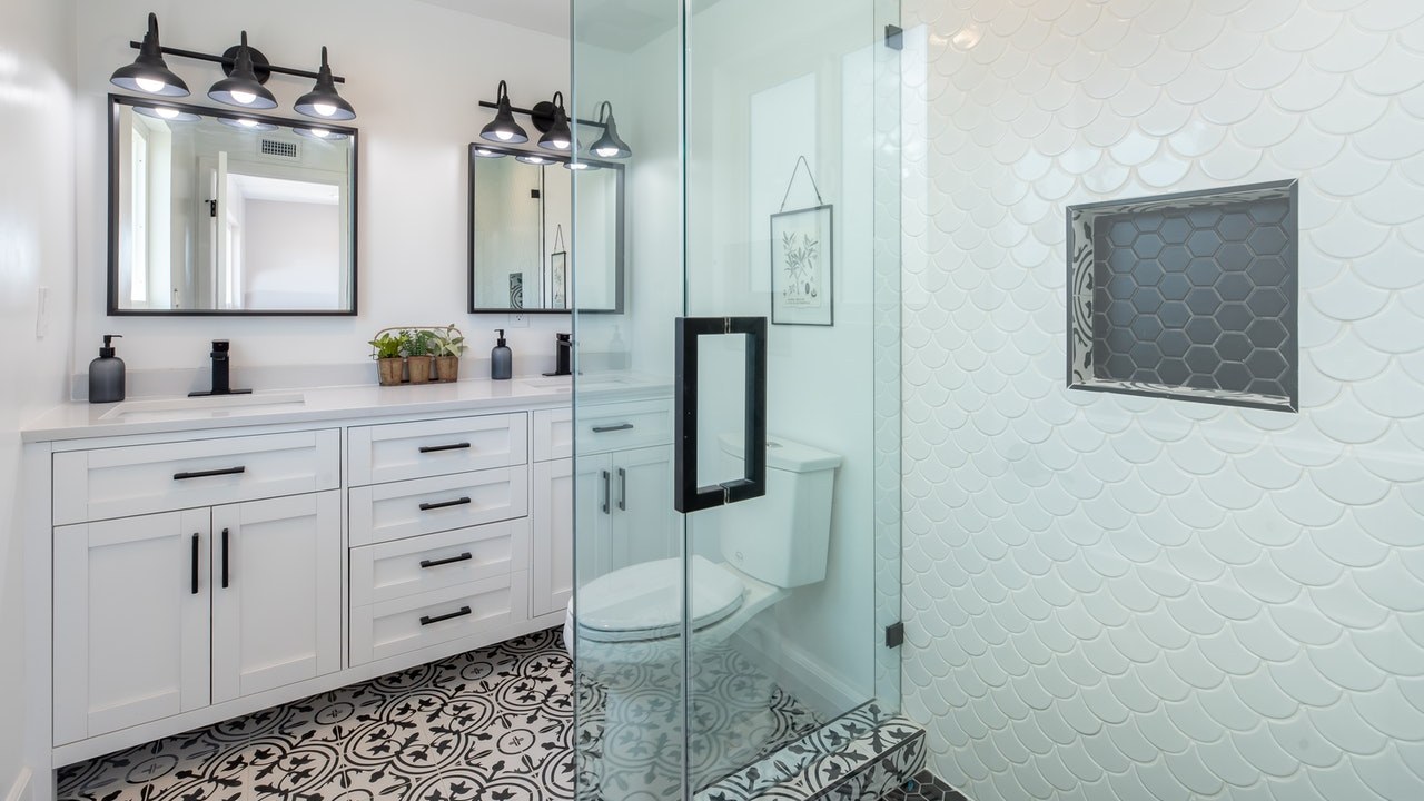 trucos de los mejores hoteles para que el baño siempre huela bien