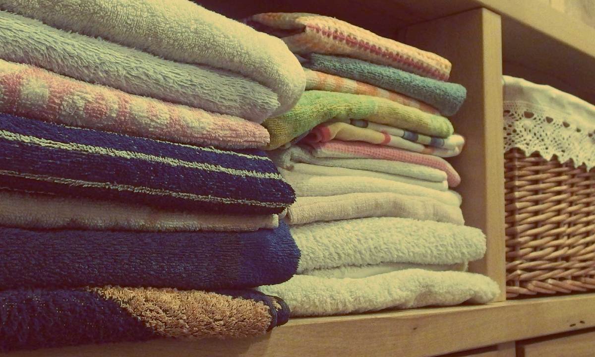 una de las portaciones de redes como tiktok es que te dan consejos sobre limpieza del hogar y cómo lavar toallas blancas