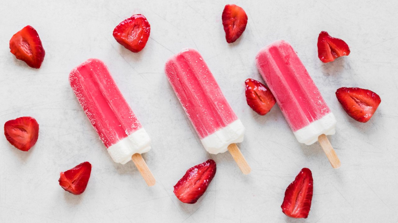 Paletas de fresas con crema de hielo receta keto light como hacer