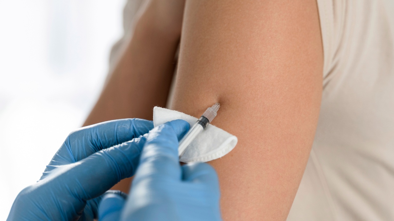 vacuna covid 19 mujeres efectos secundarios