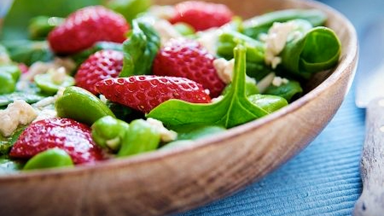 ensalada de espinacas y fresas receta
