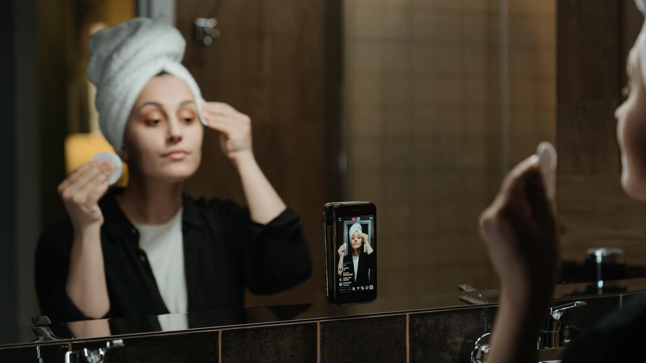 esponjas de maquillaje guardan bacterias estudio