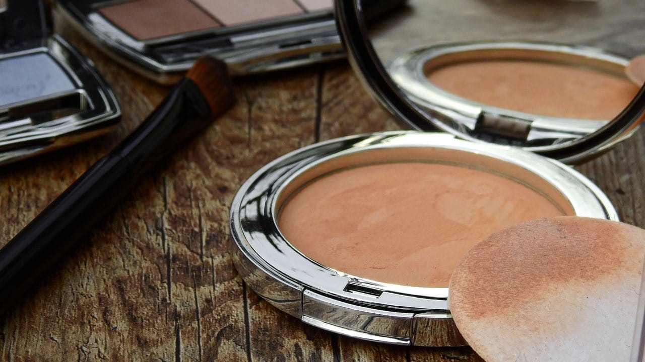 esponjas de maquillaje guardan bacterias